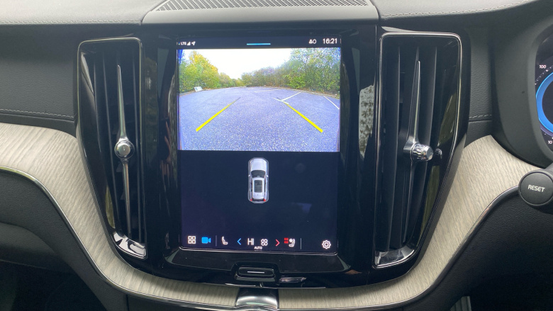 Volvo Xc60 2.0 B5P Inscription Pro 5dr AWD Geartronic Petrol Estate